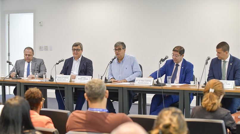 Comissões de Orçamento da Alerj e do Congresso Nacional debatem alternativas para queda de arrecadação no estado