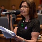 Mulheres em vulnerabilidade social precisam trabalhar quatro anos só para comprar absorventes