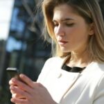 Carreta carregada de milho tomba na BR 356 em Cardoso Moreira