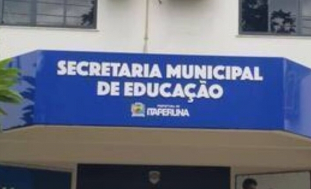 Contratados da SEMED protestam por salários e 13º em Itaperuna