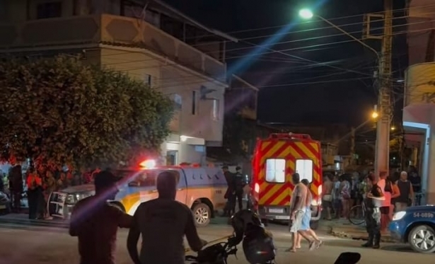 Dupla em moto executa dois homens a tiros no bairro Vale do Sol, em Itaperuna