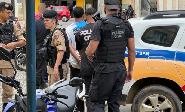 Policial militar recupera motocicleta roubada e apreende adolescente na BR-356