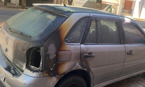 Monitoramento ajuda polícia a identificar suspeito de incendiar carro em Porciúncula