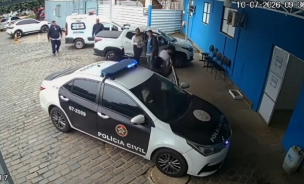 Policial civil salva bebê de um ano que se engasgou com mamadeira em Santo Antônio de Pádua
